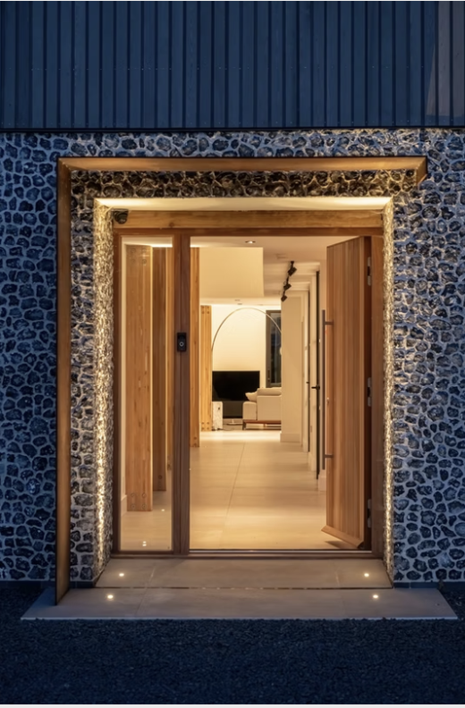 Beautiful entrance by Braymont Construction